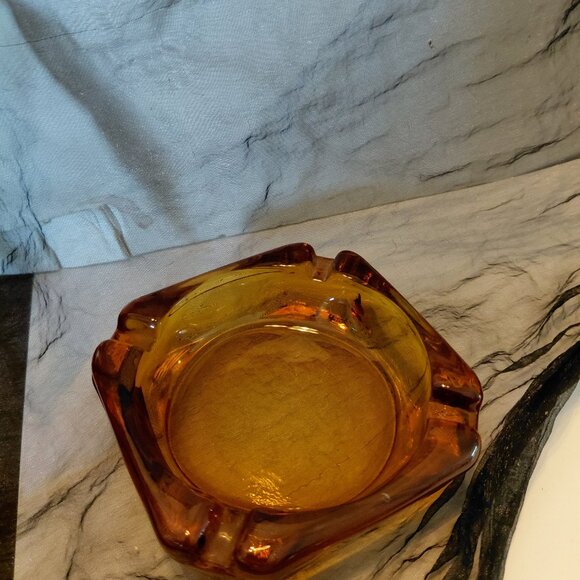 Vintage Amber glass ash tray - Picture 2 of 3